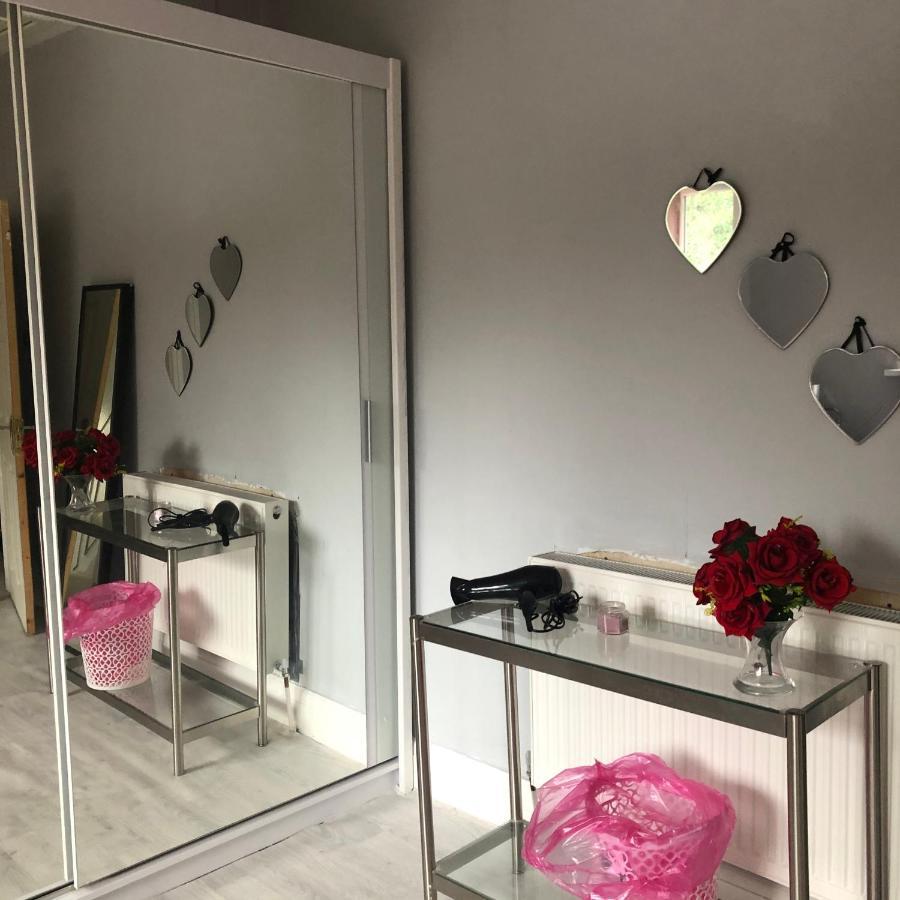 Double Bedroom แมนเชสเตอร์ ภายนอก รูปภาพ